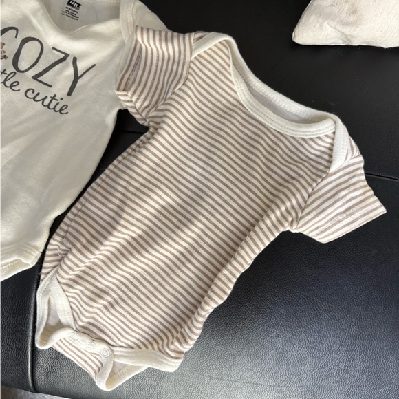 Newborn bundle - Picture 4 of 7